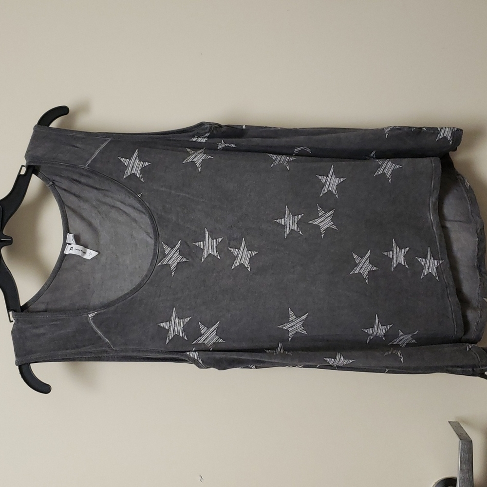 Tank top style women's XL shirt